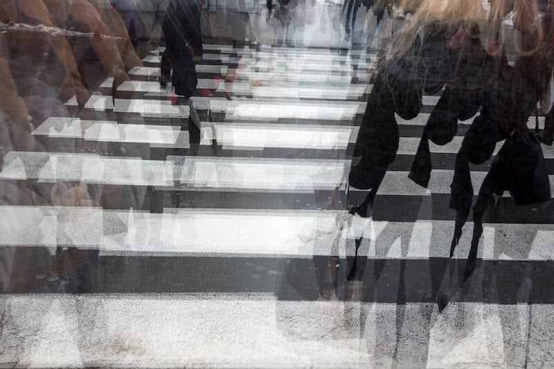 visually busy environment that may trigger pppd symptoms such as dizziness or unsteadiness