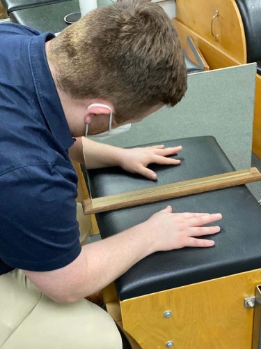 persistent pain treatment using mirror therapy graded motor imagery