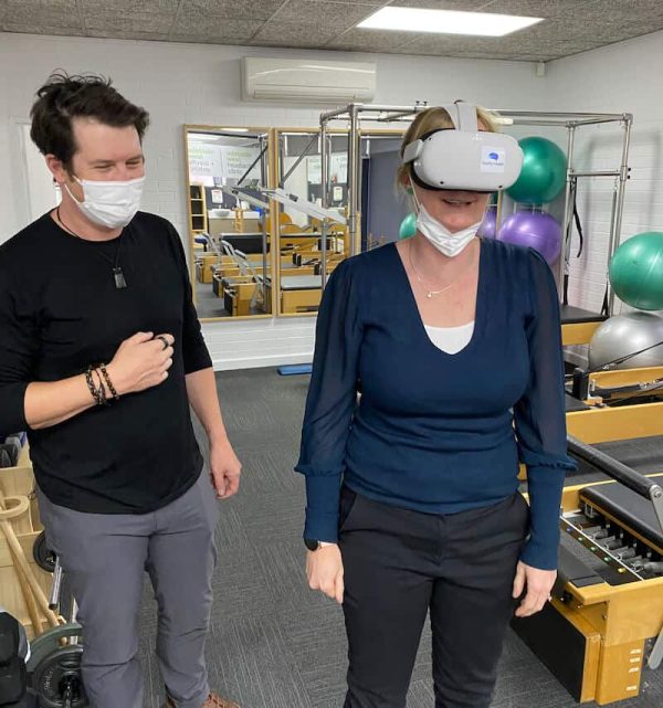 virtual reality (vr) is a modern tool for helping persistent pain